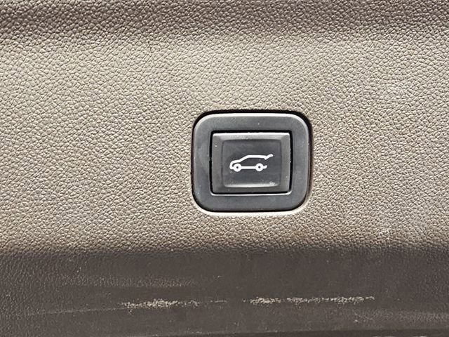 Used 2023 Chevrolet Tahoe Z71 image 32