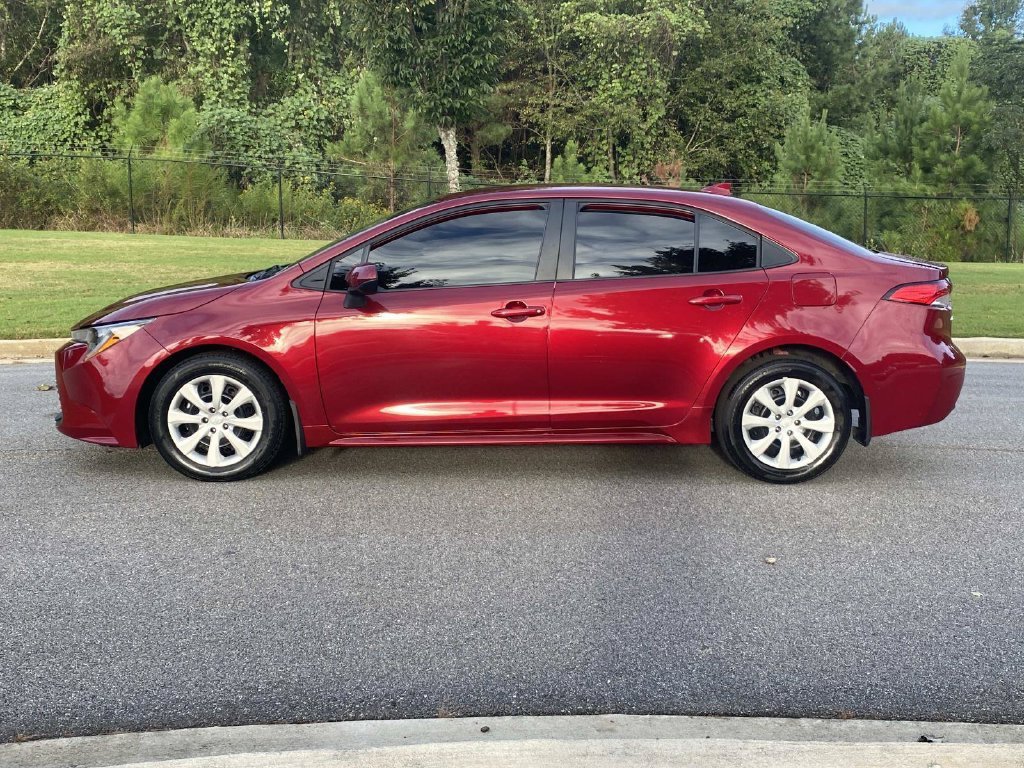 Used 2025 Toyota Corolla LE FWD image 8