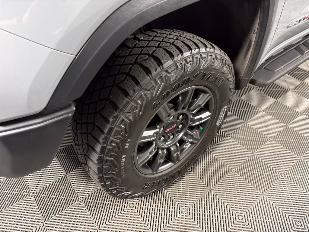 Used 2024 GMC Sierra 1500 AT4X AWD/4WD image 10