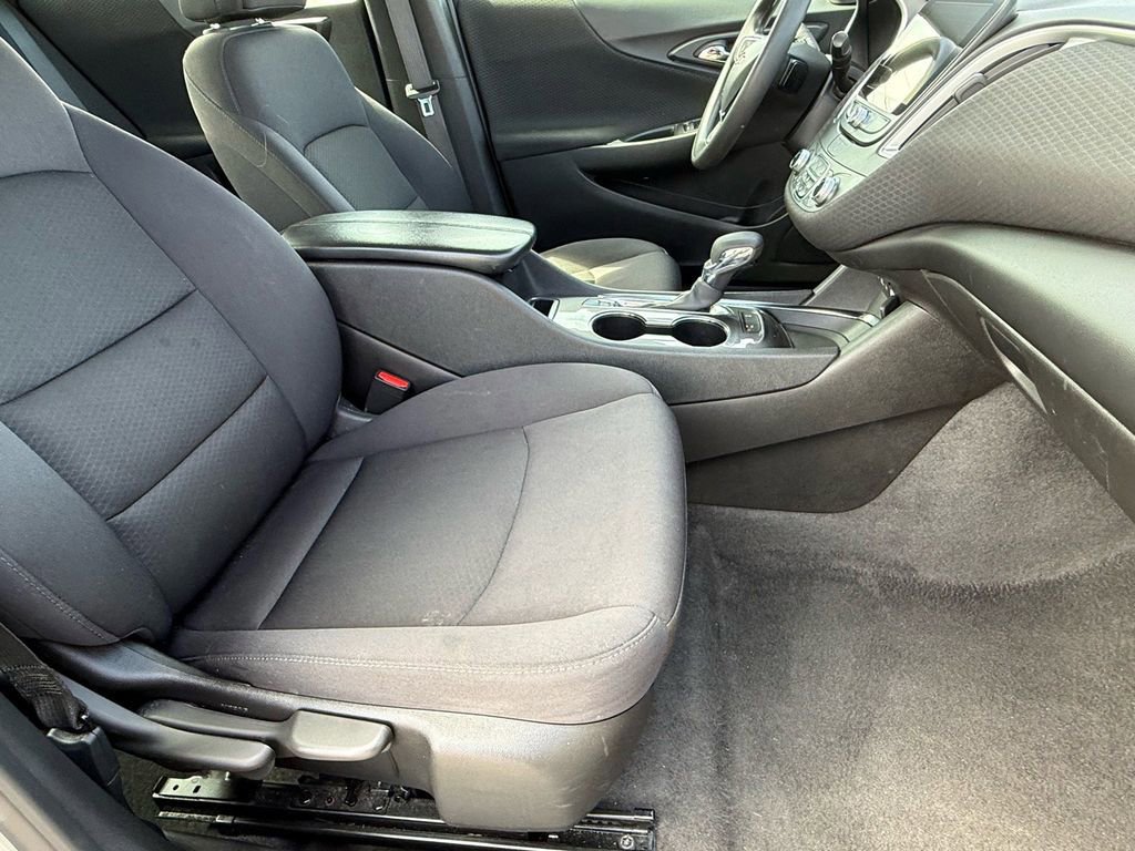 Used 2024 Chevrolet Malibu LT image 11