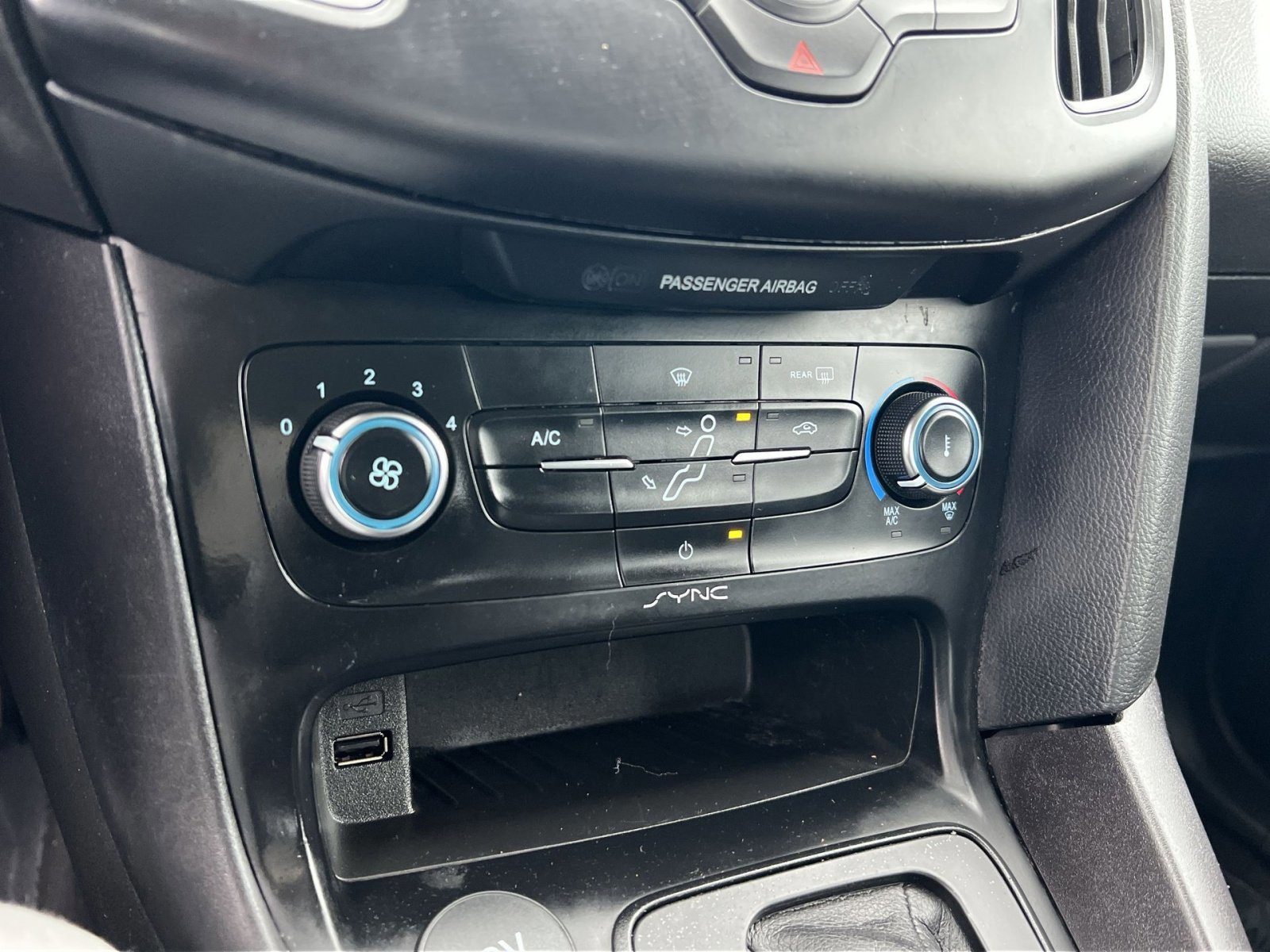 Certified 2018 Ford Focus SE image 19