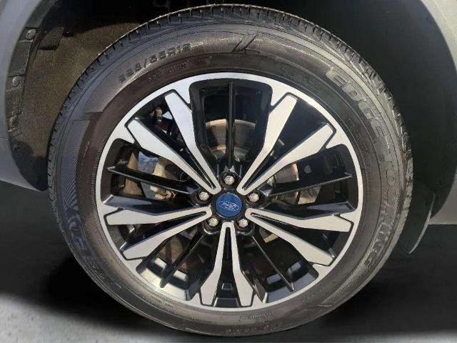 Certified 2022 Ford Escape SE w/ SE Sport Appearance Package image 28