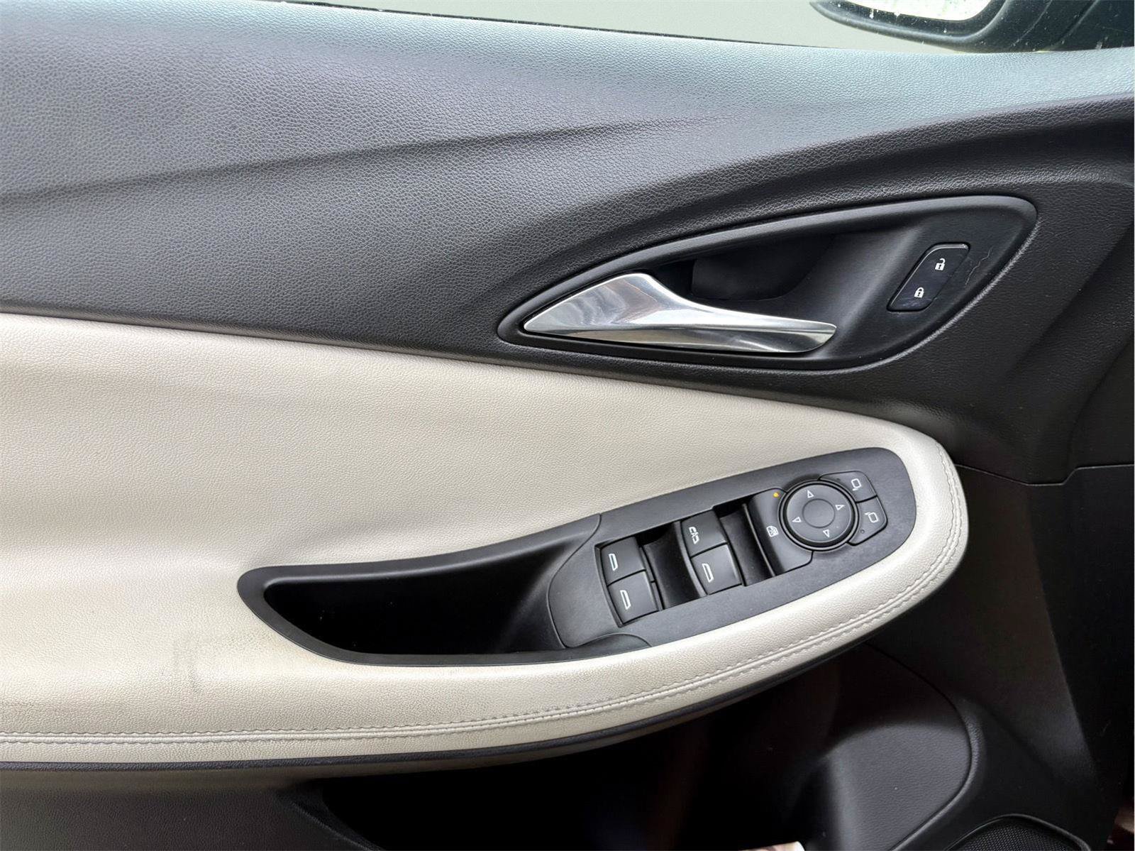 Used 2021 Buick Encore GX Select FWD image 14