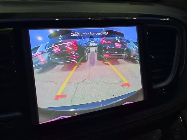 Used 2023 Chrysler Pacifica Touring-L w/ S Appearance Package FWD image 13