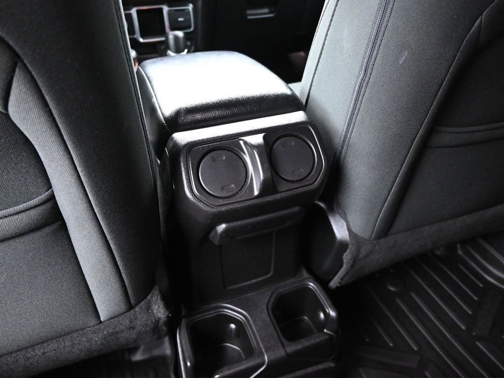 Used 2018 Jeep Wrangler Unlimited Sport image 24