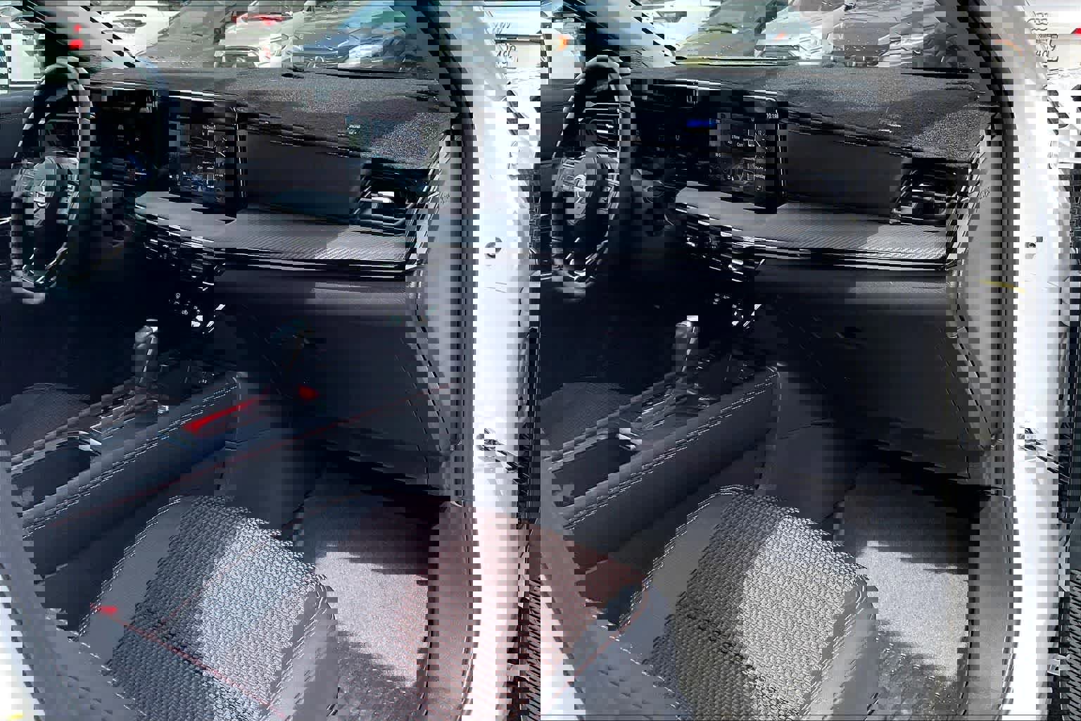 Used 2025 Nissan Kicks SR image 23