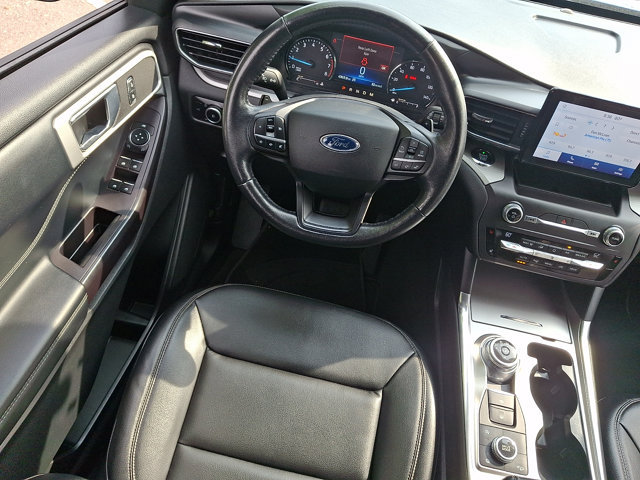 Certified 2020 Ford Explorer XLT w/ Equipment Group 202A AWD/4WD image 16