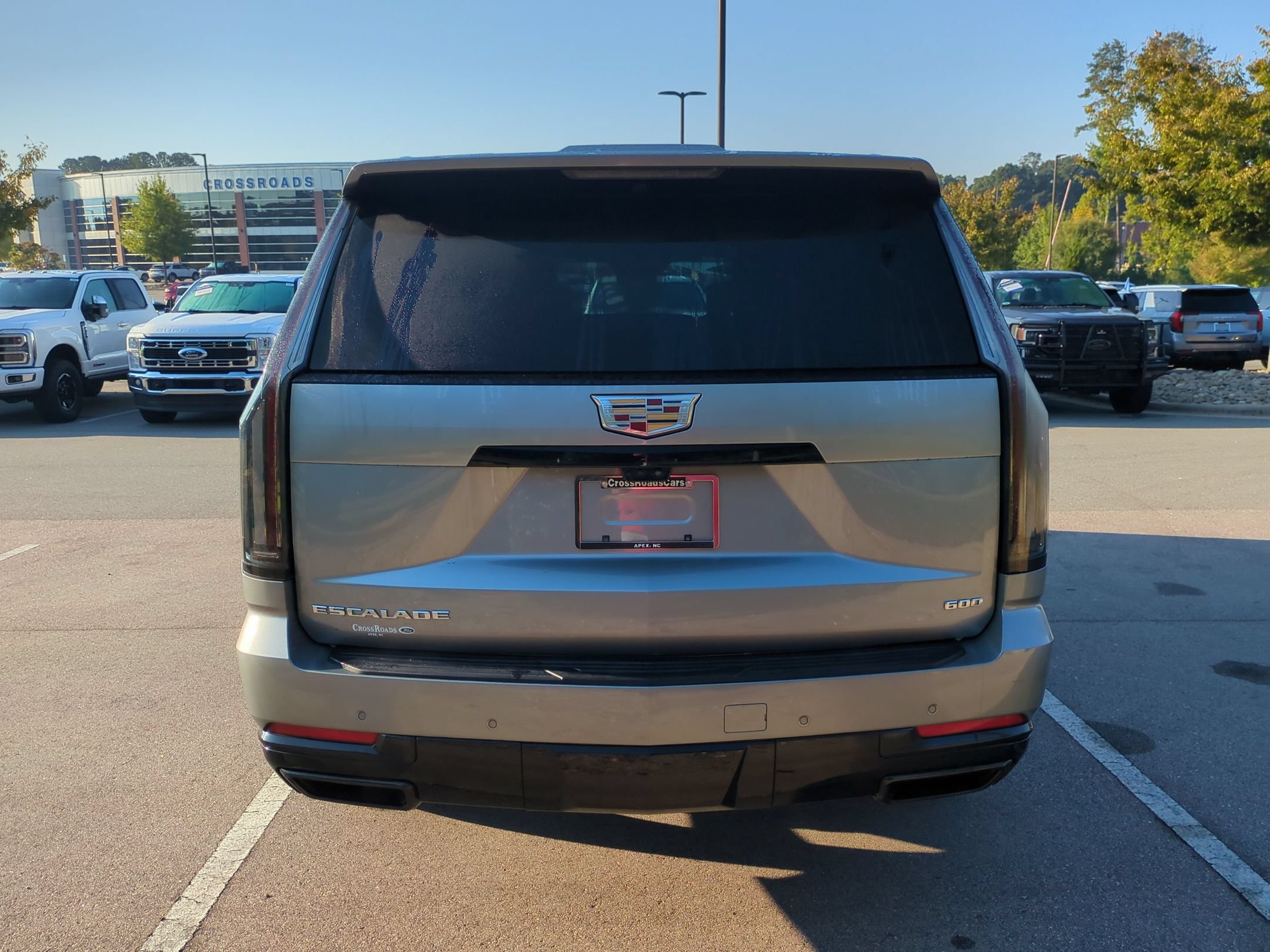 Used 2025 Cadillac Escalade ESV Sport Platinum w/ LPO, Floor Liner Package AWD/4WD image 5