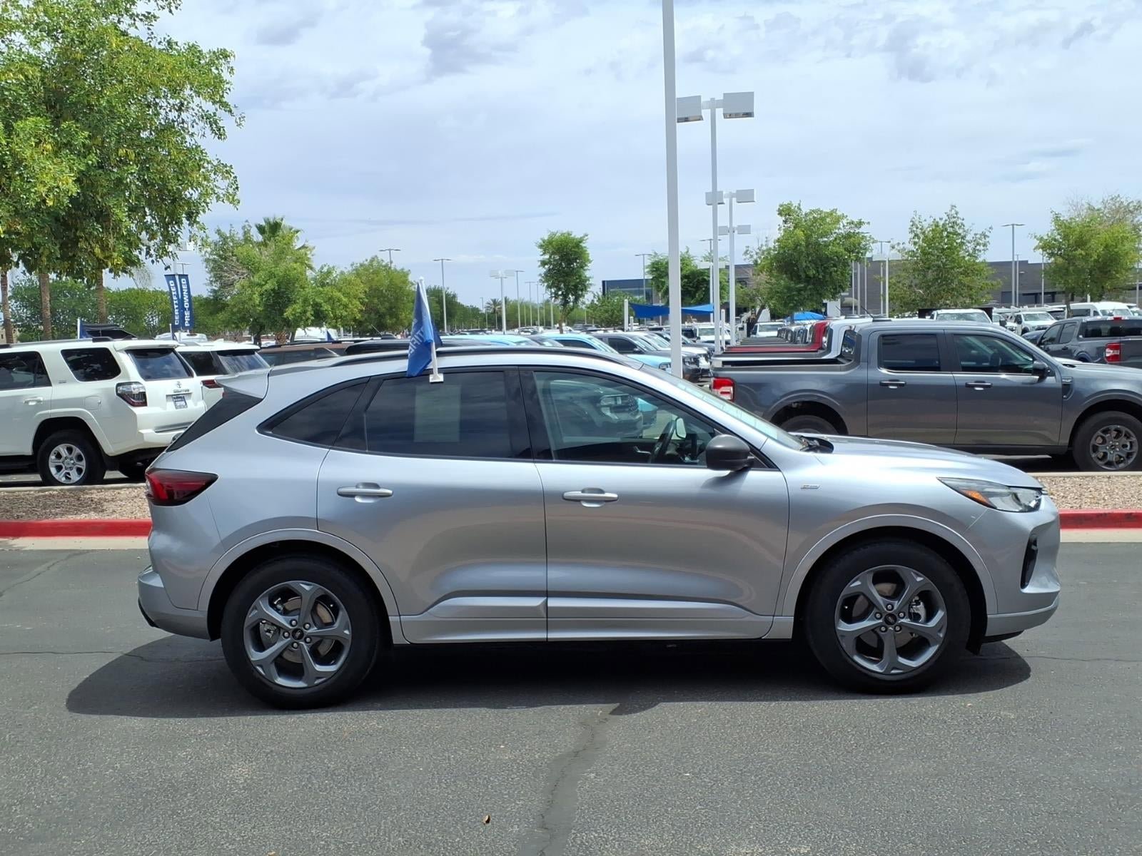 Certified 2024 Ford Escape ST-Line w/ Tech Pack #1 FWD image 3