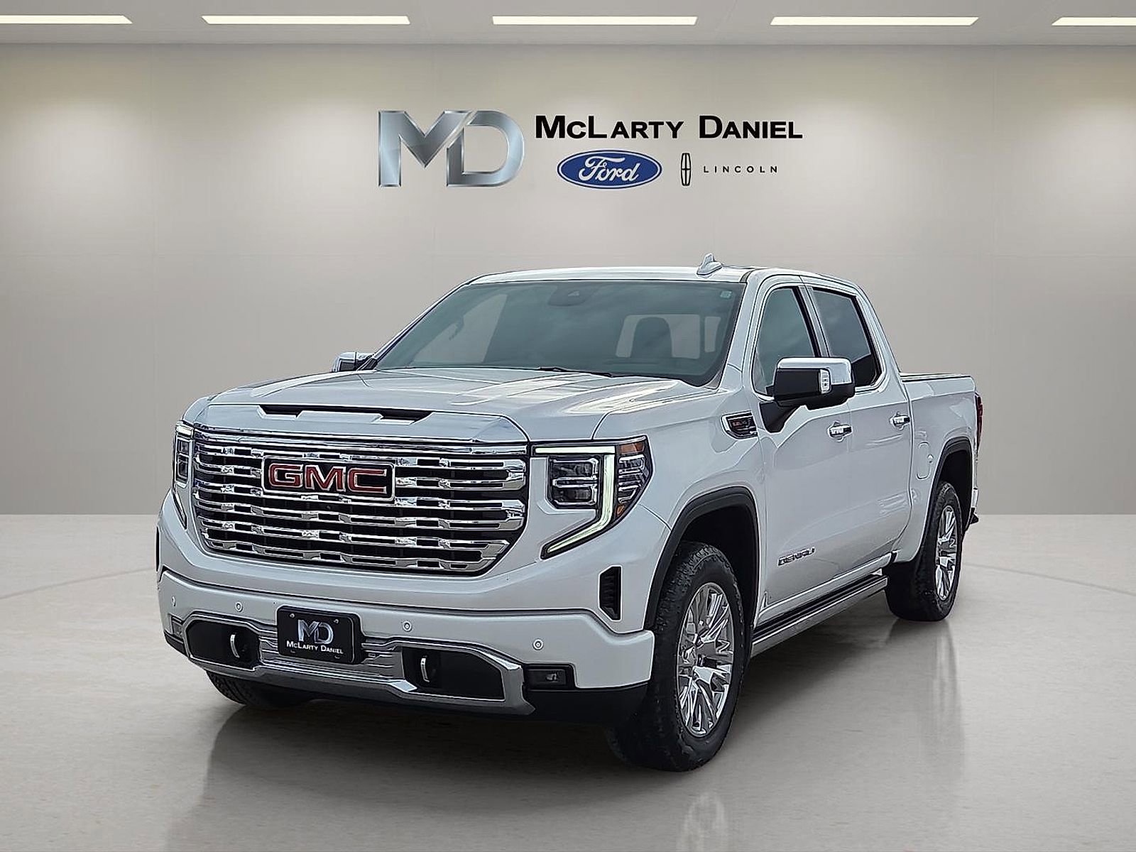 Used 2023 GMC Sierra 1500 Denali w/ Technology Package image 2