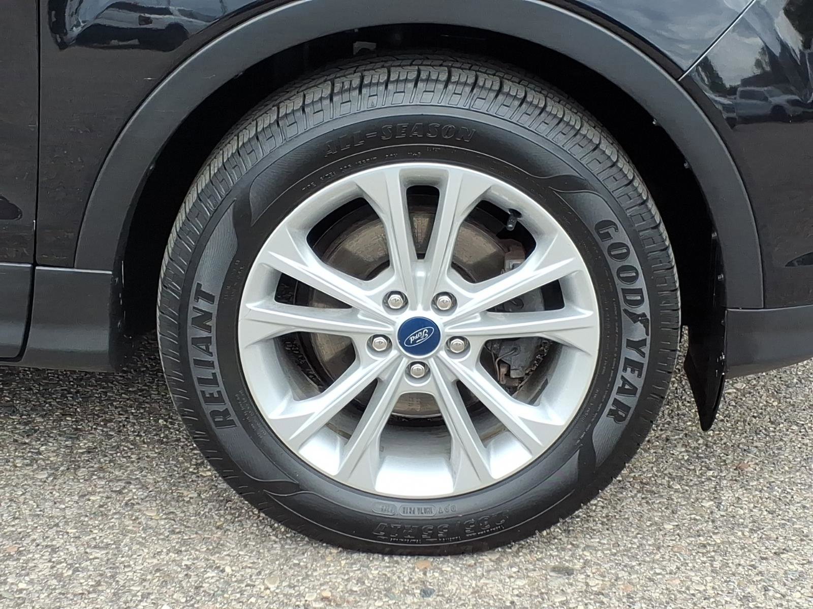 Certified 2019 Ford Escape SE FWD image 10