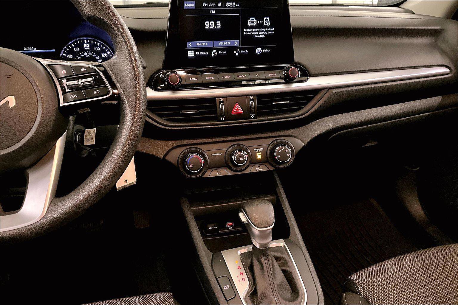 Used 2023 Kia Forte LXS w/ LXS Technology Package image 8