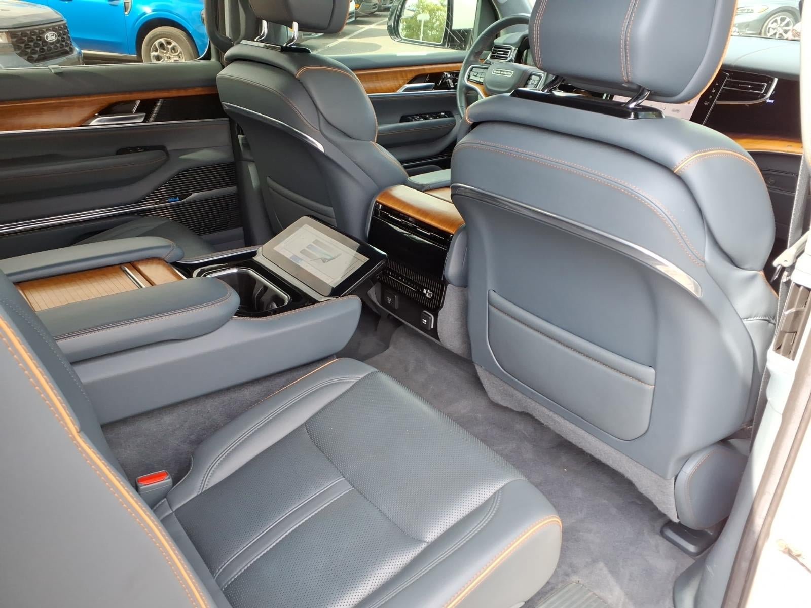 Used 2022 Jeep Grand Wagoneer Series II w/ Convenience Group III AWD/4WD image 14