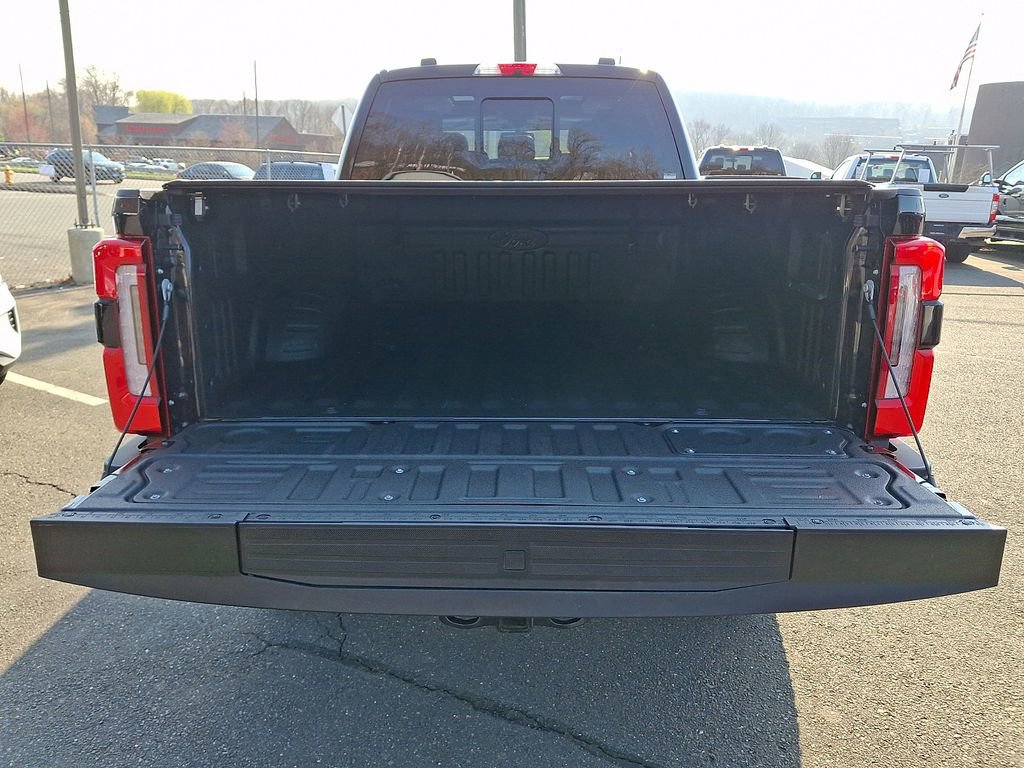 Certified 2025 Ford F250 Platinum w/ Platinum Plus Package AWD/4WD image 30