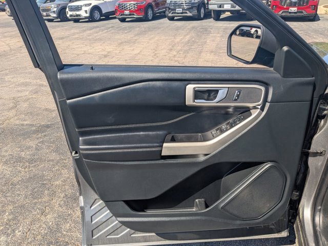 Certified 2023 Ford Explorer XLT w/ Equipment Group 202A AWD/4WD image 12