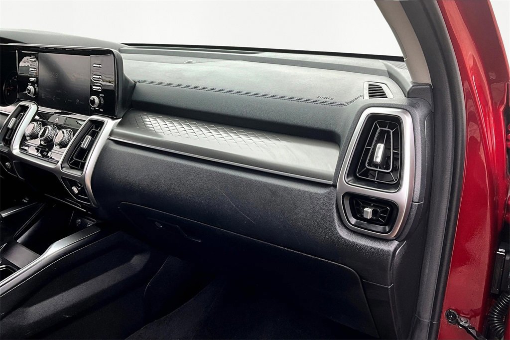 Used 2022 Kia Sorento LX image 16