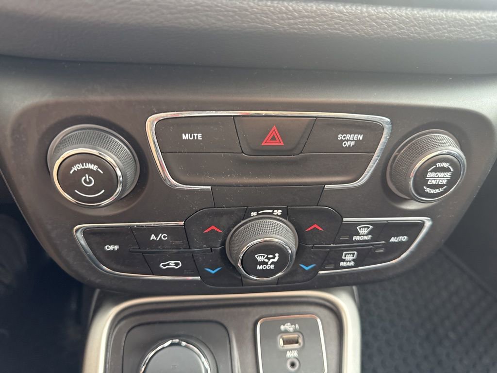 Used 2019 Jeep Compass Latitude w/ Cold Weather Group image 22