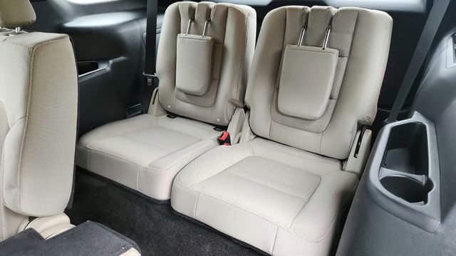 Certified 2018 Ford Explorer XLT FWD image 19