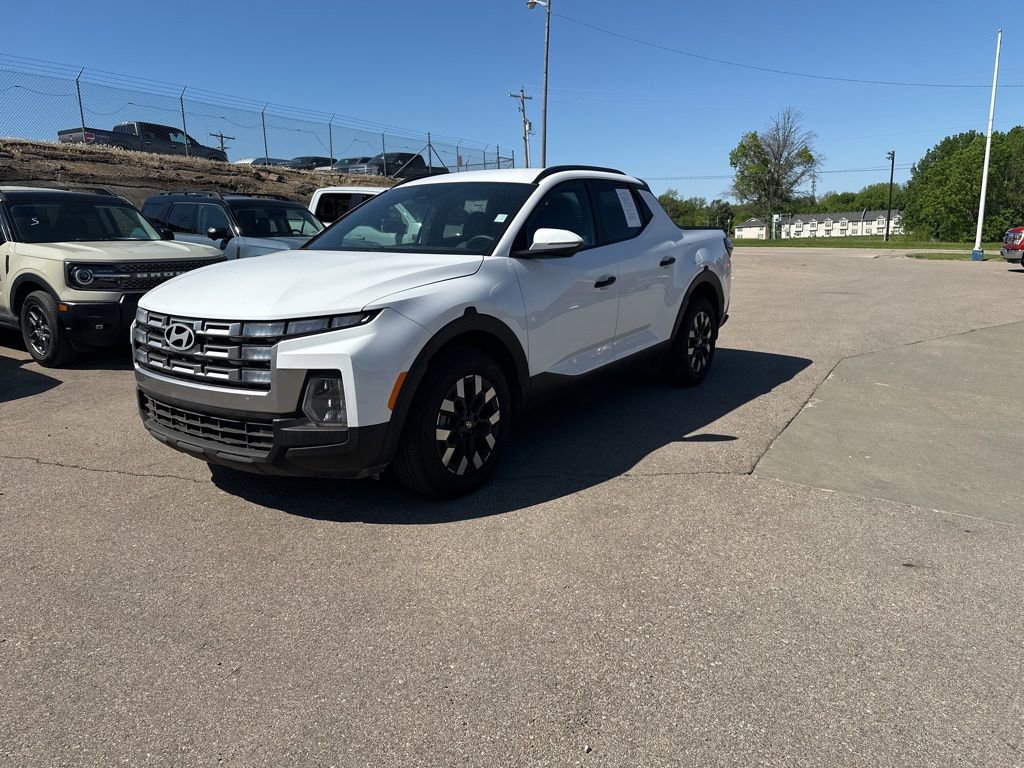 Used 2025 Hyundai Santa Cruz SEL FWD image 3