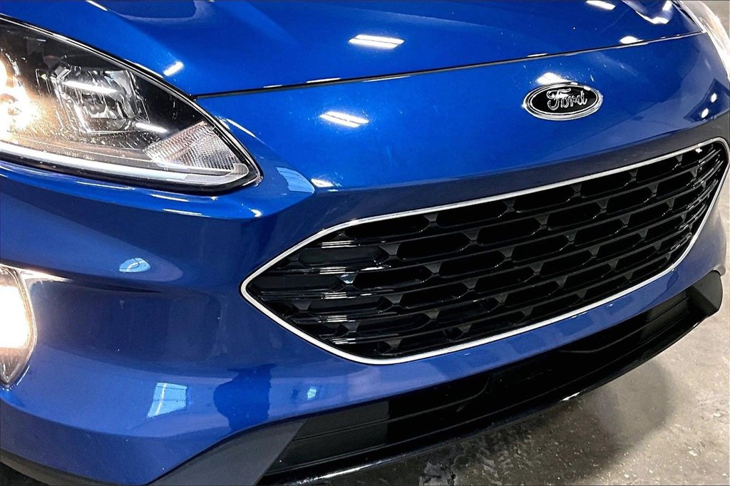 Certified 2022 Ford Escape SEL w/ SEL Stealth AWD Package image 30