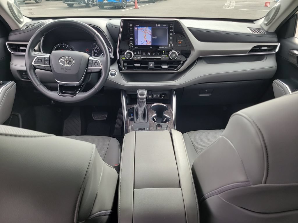 Used 2020 Toyota Highlander Limited FWD image 15