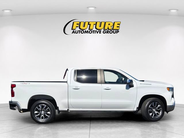 Used 2022 Chevrolet Silverado 1500 LT AWD/4WD image 3