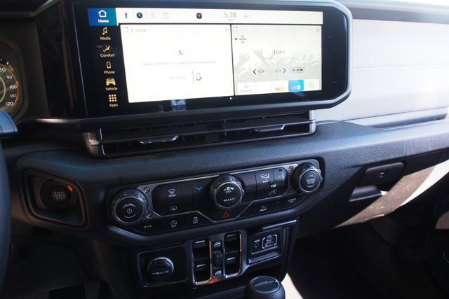 Used 2025 Jeep Gladiator Sport image 24