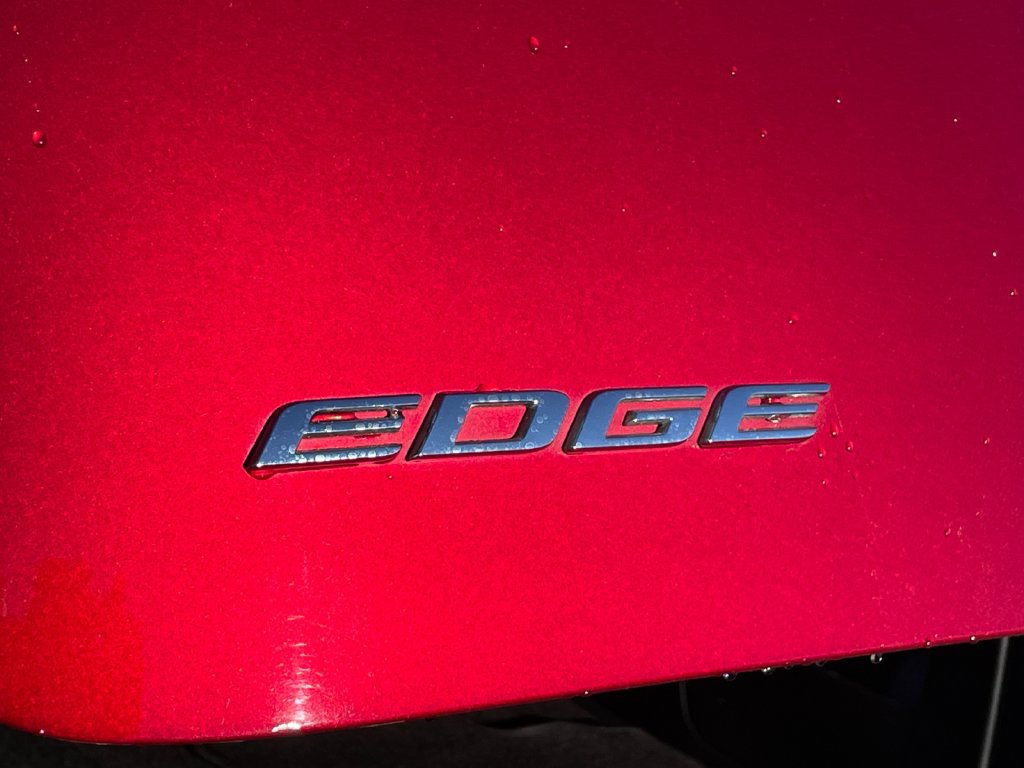 Certified 2018 Ford Edge SEL w/ Equipment Group 201A AWD/4WD image 17