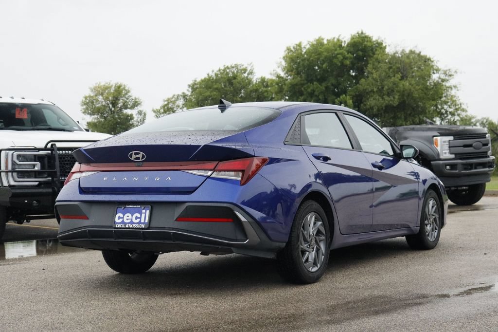 Used 2024 Hyundai Elantra SEL FWD image 30