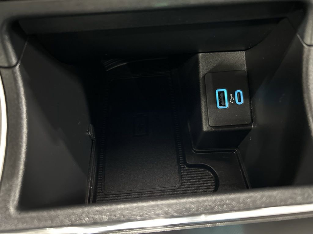 Certified 2024 Ford Edge ST-Line w/ Class II Trailer Tow Package image 23