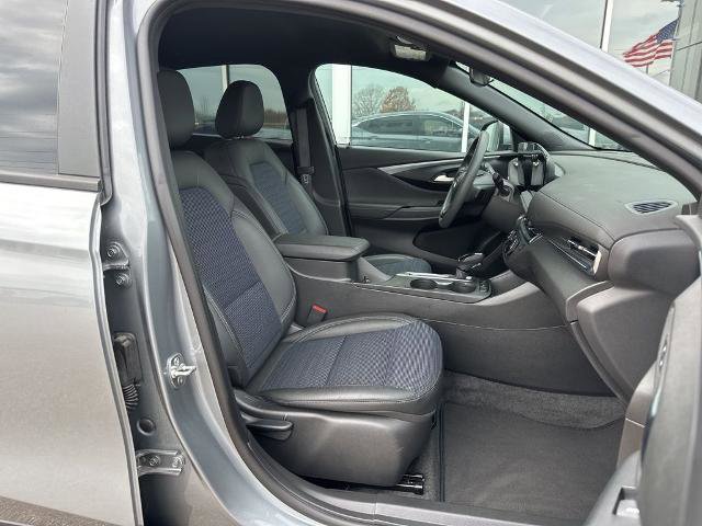 Used 2025 Buick Envista Preferred image 22