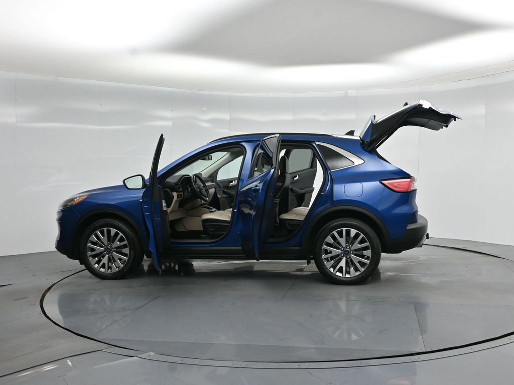 Certified 2022 Ford Escape Titanium w/ Class II Trailer Tow Package image 60