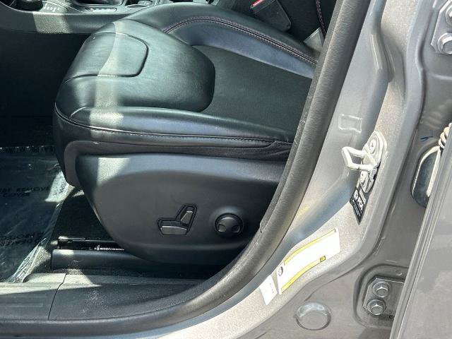 Used 2022 Jeep Cherokee Trailhawk w/ Sun, Sound & Nav Group AWD/4WD image 16