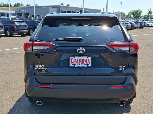 Used 2019 Toyota RAV4 XLE Premium w/ Cold Weather Package AWD/4WD image 5