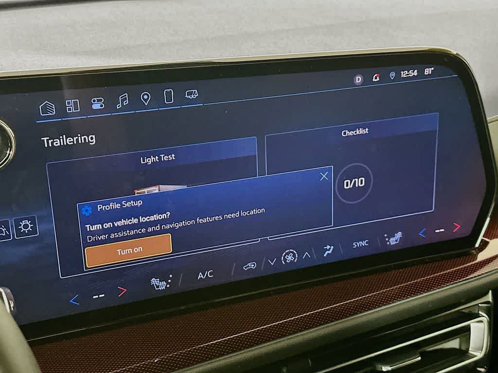 Used 2025 Chevrolet Traverse Z71 AWD/4WD image 17
