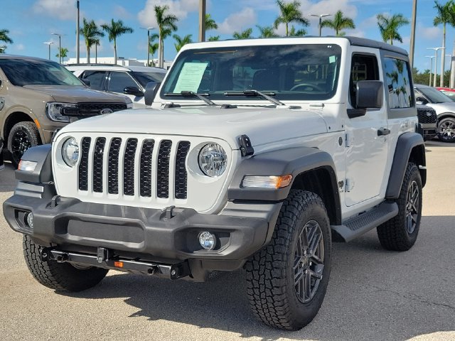 Used 2024 Jeep Wrangler Sport AWD/4WD image 3
