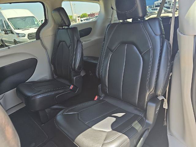 Used 2024 Chrysler Pacifica Touring-L FWD image 14