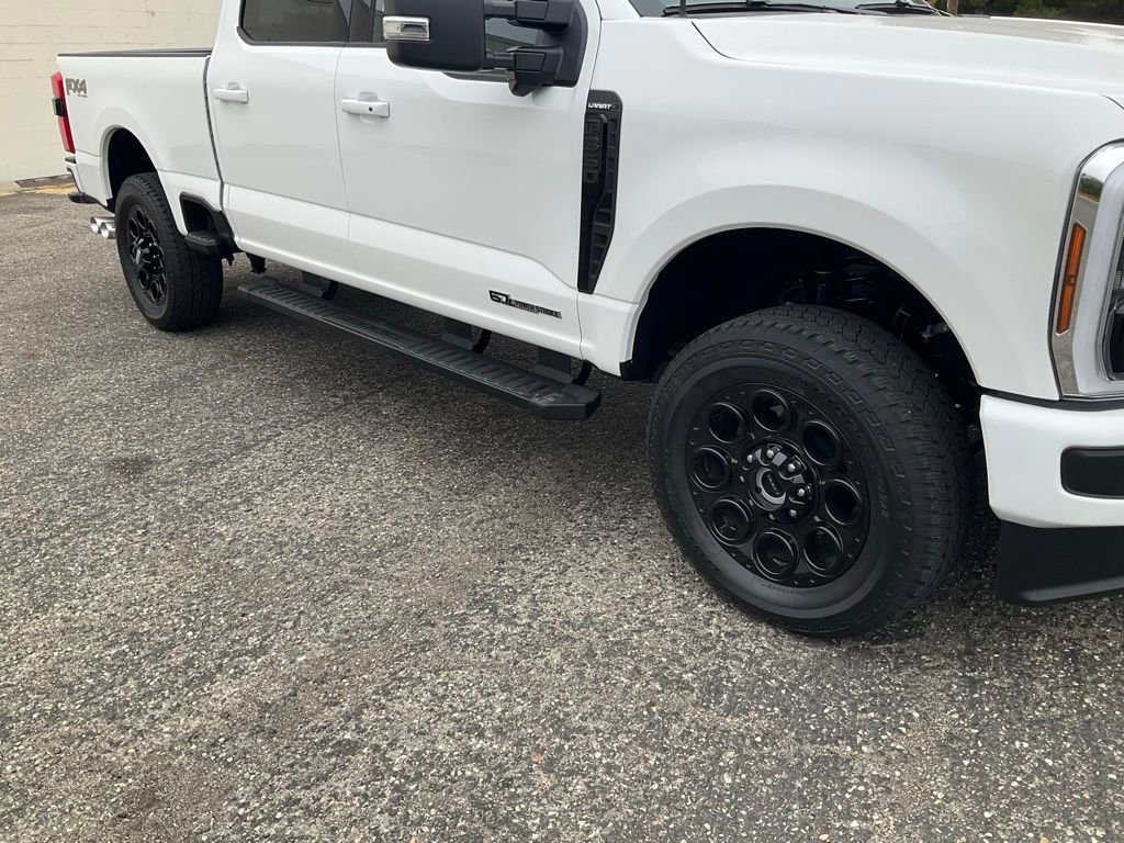 Certified 2025 Ford F350 Lariat w/ Black Appearance Package image 20