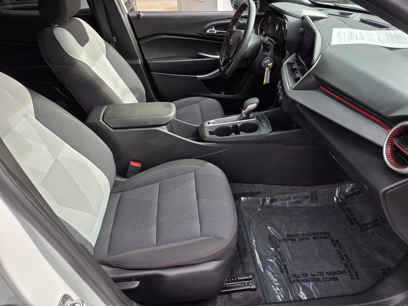 Used 2024 Chevrolet Trax RS w/ Sunroof Package image 16