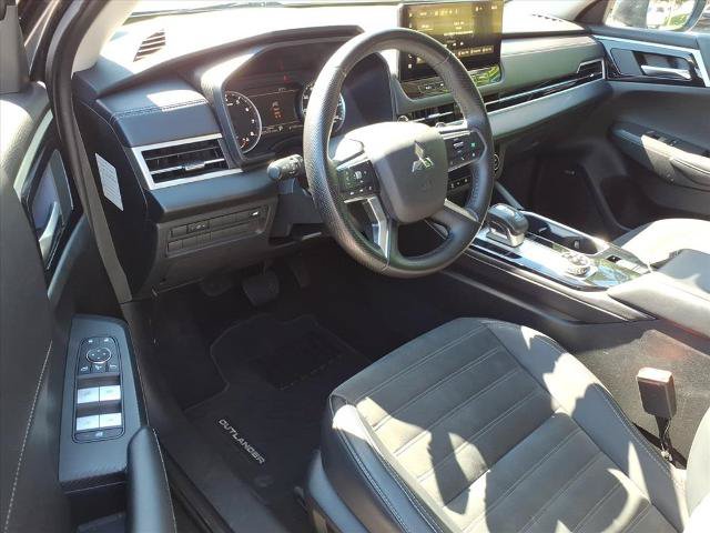 Used 2025 Mitsubishi Outlander SE AWD/4WD image 11