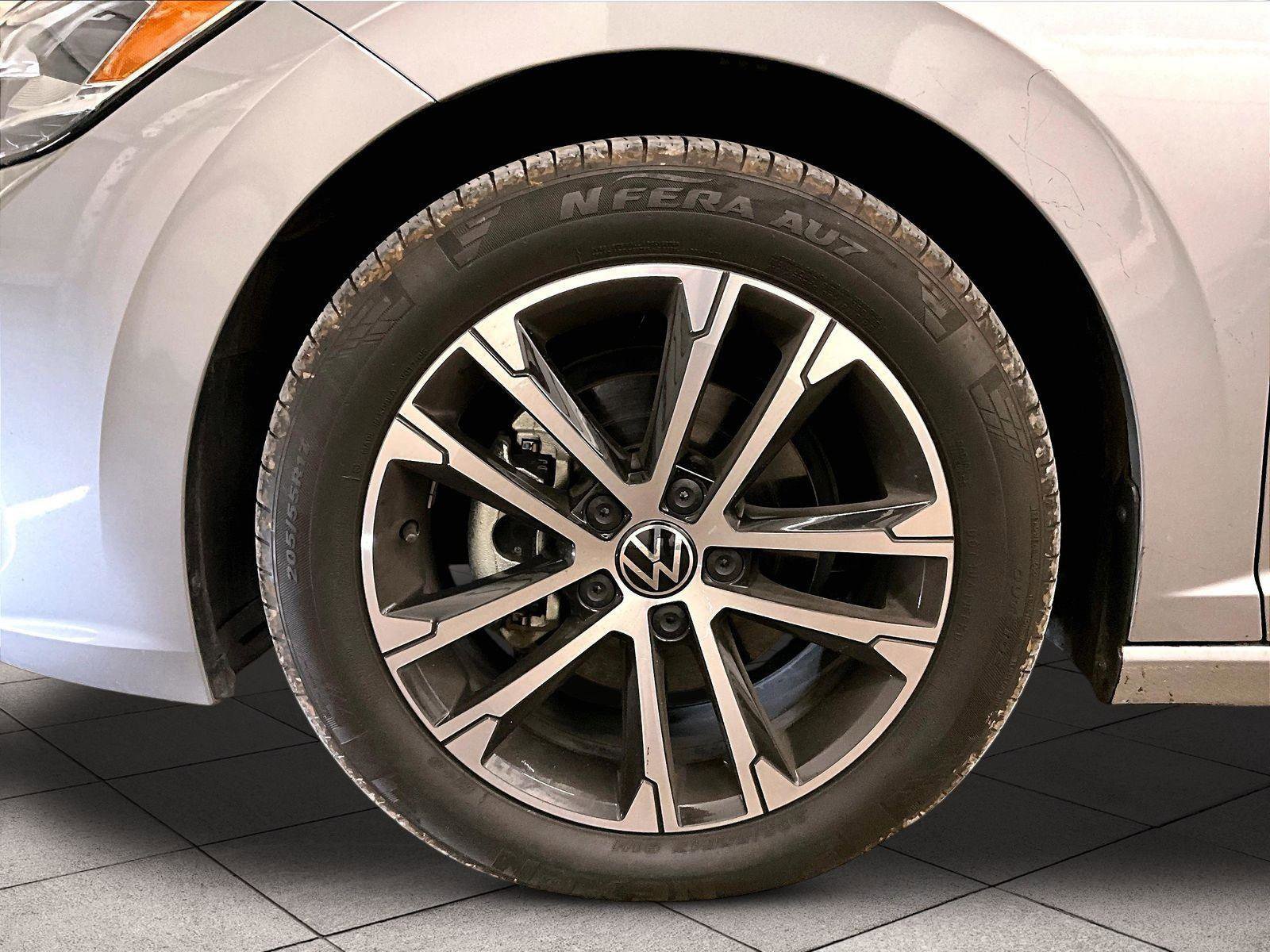 Used 2024 Volkswagen Jetta Sport FWD image 8