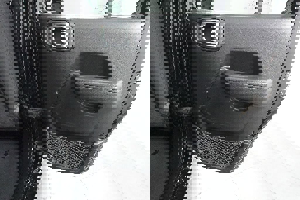 Used 2022 Jeep Gladiator Sport image 29