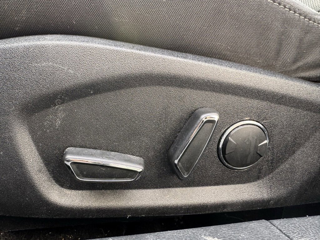 Certified 2018 Ford Fusion SE w/ Fusion SE Technology Package image 13