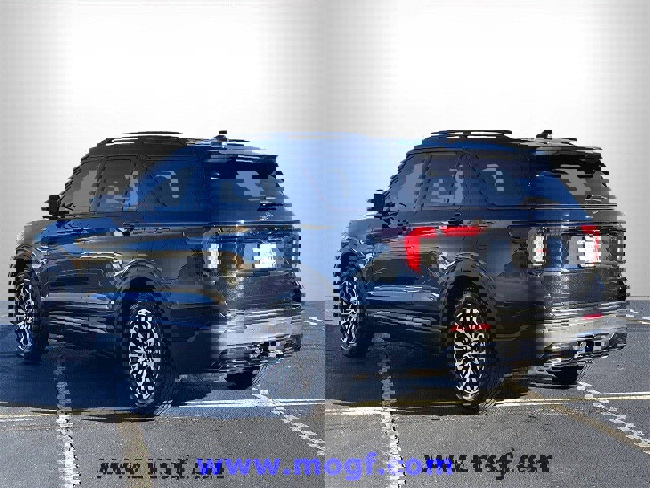 Certified 2025 Ford Explorer ST-Line w/ Premium Package image 5