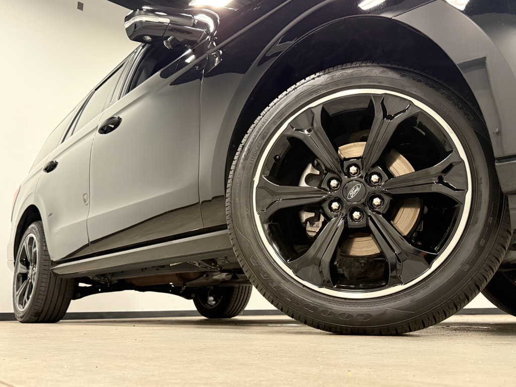 Certified 2023 Ford Expedition Limited image 2