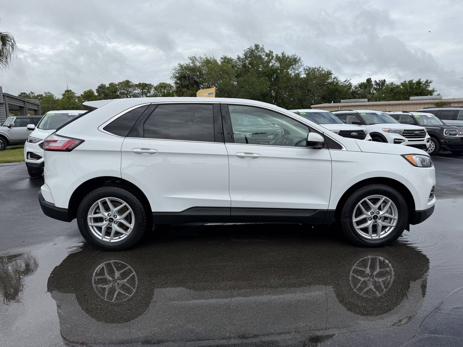 Certified 2024 Ford Edge SEL AWD/4WD image 3