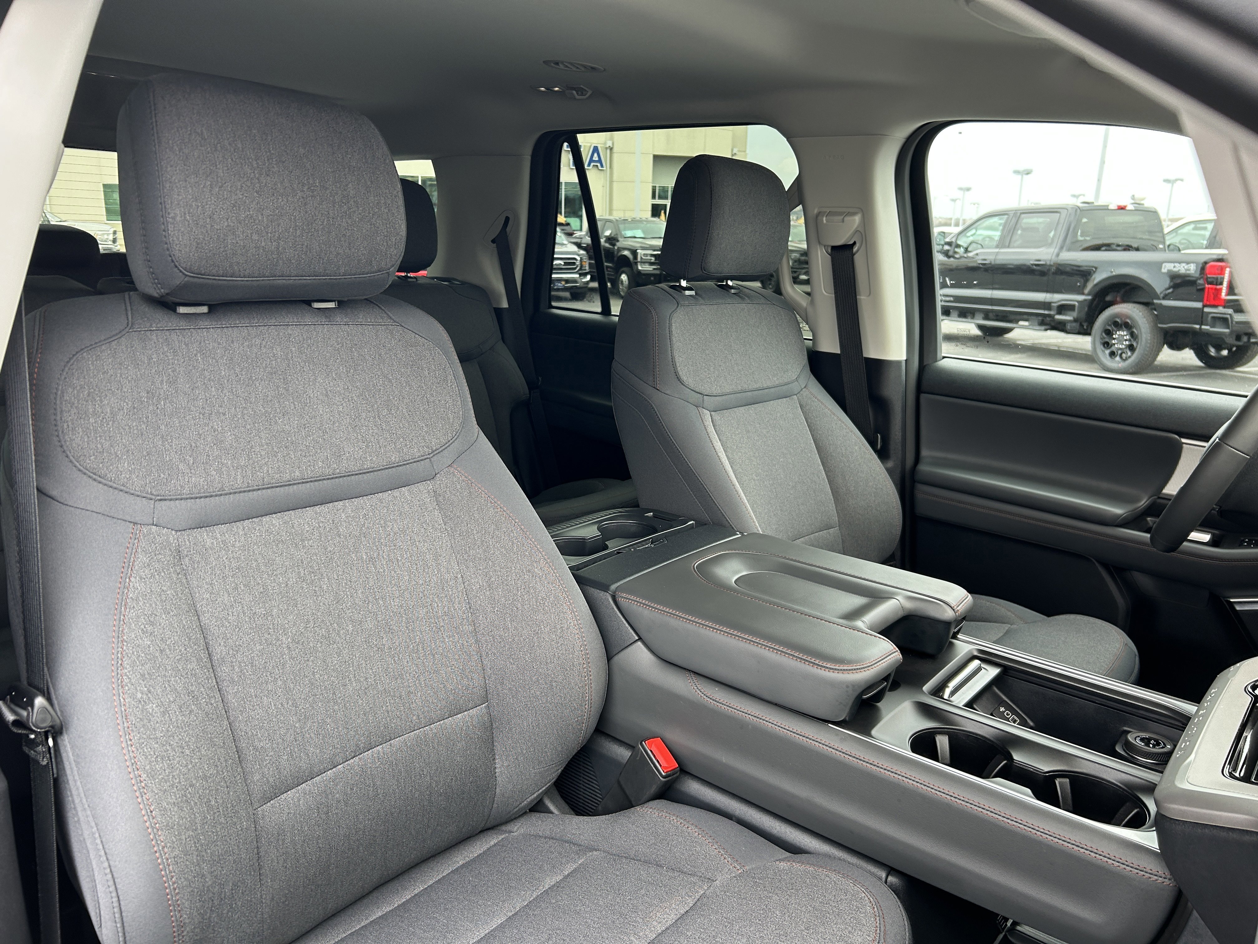 Certified 2025 Ford Expedition Active image 26