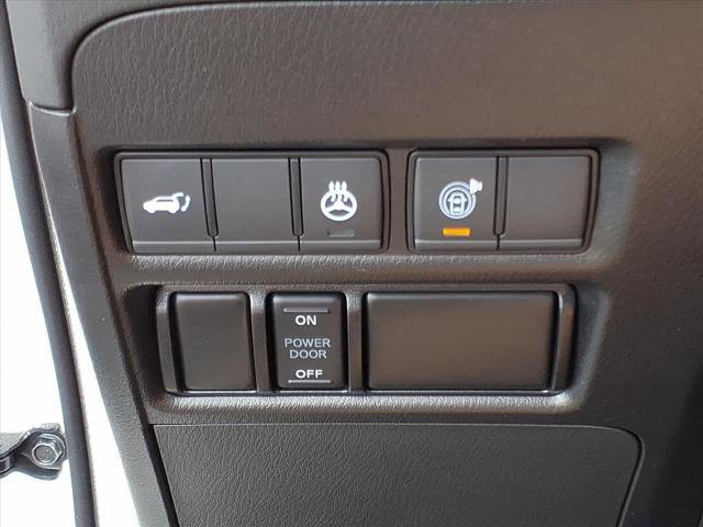 Used 2024 Nissan Armada SL w/ Captain's Chairs Package image 21