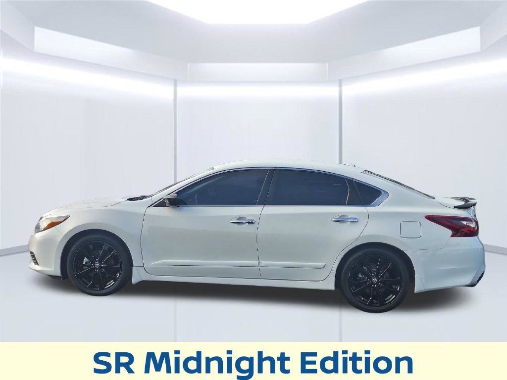 Used 2018 Nissan Altima 2.5 SR w/ SR Midnight Edition FWD image 17