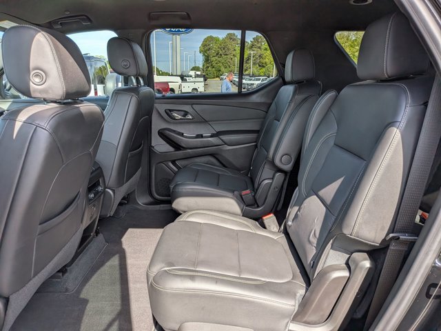 Used 2022 Chevrolet Traverse LT image 28